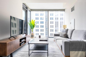 Loop 1BR w Pool Gym nr Financial District CHI-281